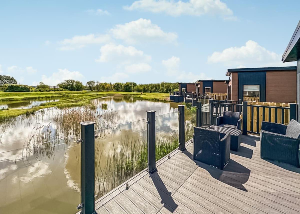 Waterside Hambleton Lakeside Lodges Poulton-le-Fylde Eksteriør billede